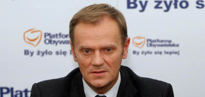 Премьер-министр Польши Дональд Туск и его подчиненные вступили в конфронтацию с УЕФА и ФИФА, euro2012.me.uk