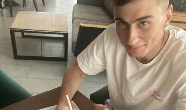 Верес підписав контракт з Коркодимом