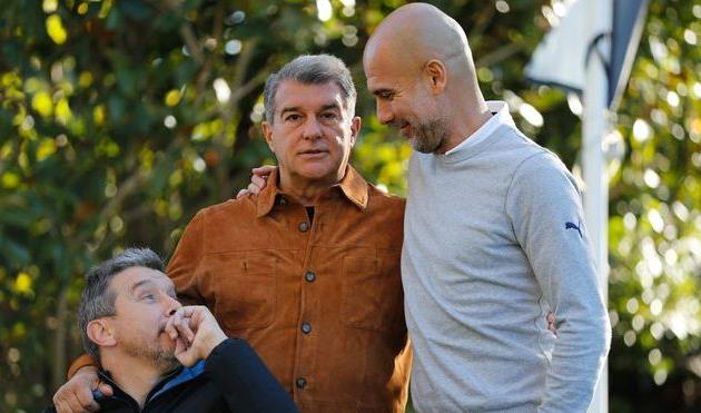 Зліва — направо: Хуан Карлос Унсуе, Жоан Лапорта та Хосеп Гвардіола, Marca