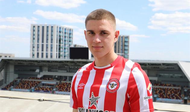 Єгор Ярмолюк, фото Брентфорд