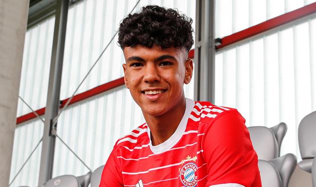 Адам Азну, ФК Баварія