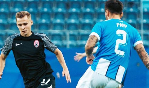 Зоря - Університатя, фото Зоря