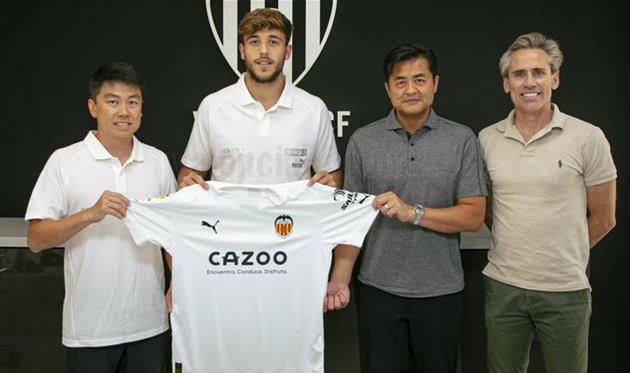 Ніко Гонсалес (другий зліва), twitter.com/valenciacf