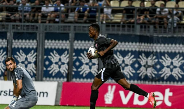 Овусу, Instagram