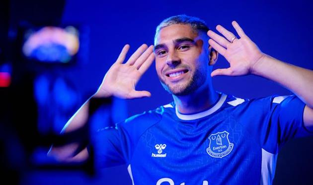 Ніл Мопе, twitter.com/Everton