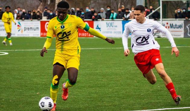 Едолі Лукокі (ліворуч), tribunenantaise.fr