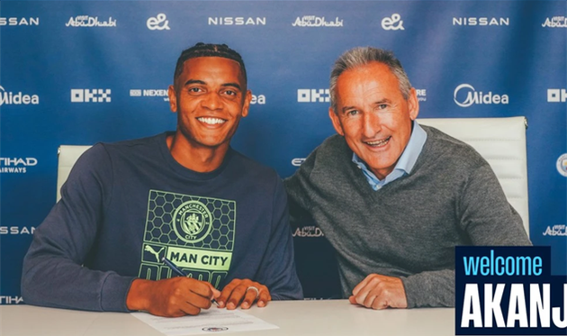 Мануель Аканджі (ліворуч), twitter.com/ManCity