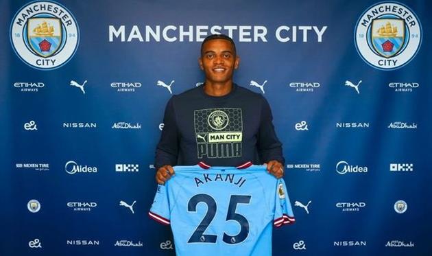 Мануель Аканджі, twitter.com/ManCity