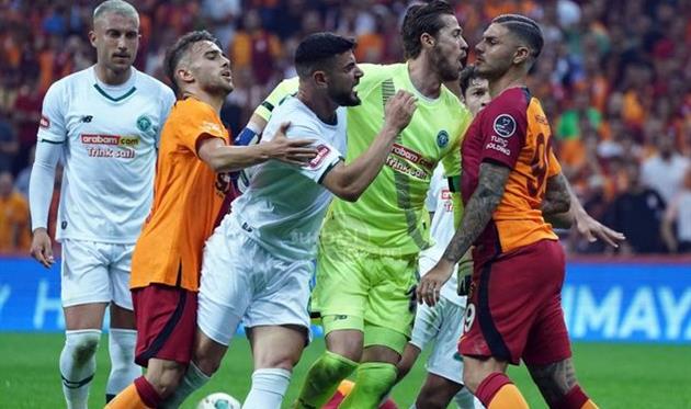 Галатасарай — Коньяспор, twitter.com/kaptanfabio