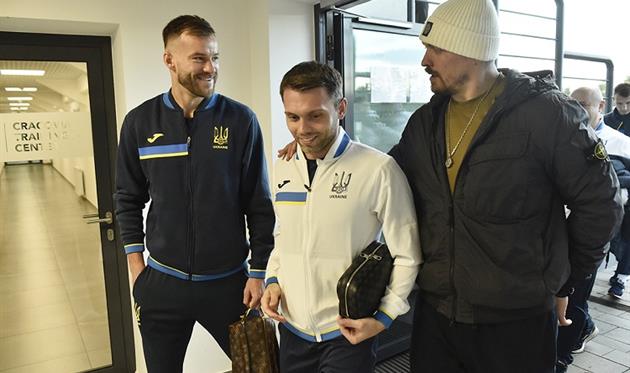 Олександр Усик відвідав тренування збірної України, фото УАФ