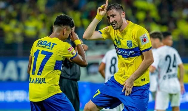 Іван Калюжний (справа), Керала Бластерс