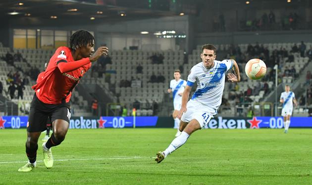 Артем Бесєдін проти суперника, ФК Динамо Київ