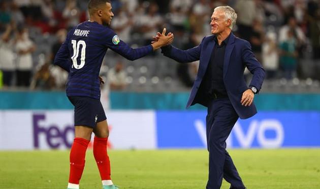 Дідьє Дешам (праворуч) та Кіліан Мбаппе, Getty Images