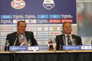 Хууб Стевенс и Хенк ван Стее. psv.nl