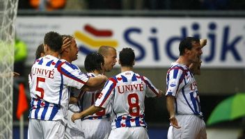 Триумф игроков Херенвена. fcupdate.nl