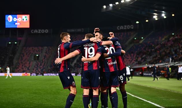 Радість гравців Болоньї після голу Ебішера, Getty Images