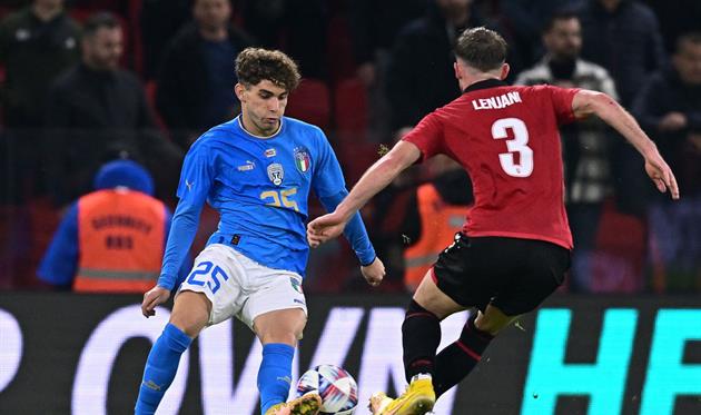 Сімоне Пафунді проти суперника, Getty Images