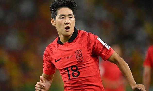 Ньюкасл придивляється до зірки Південної Кореї Лі Кан Іна