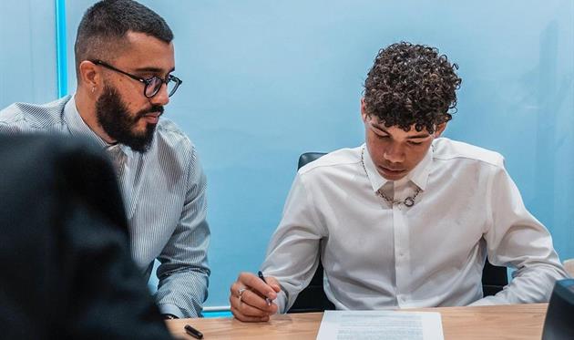 Марсело-молодший підписує контракт, Instagram