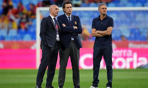 Луїс Рубіалес та Луїс Енріке (по краях), Getty Images