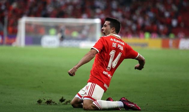 Карлос Де Пена, twitter.com/carlosdepena