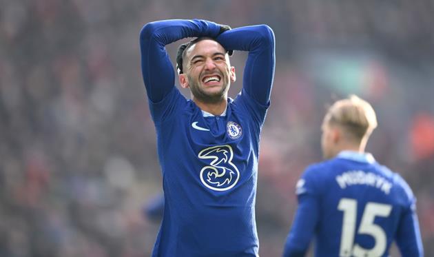 Хакім Зієш на фоні Михайла Мудрика, Getty Images