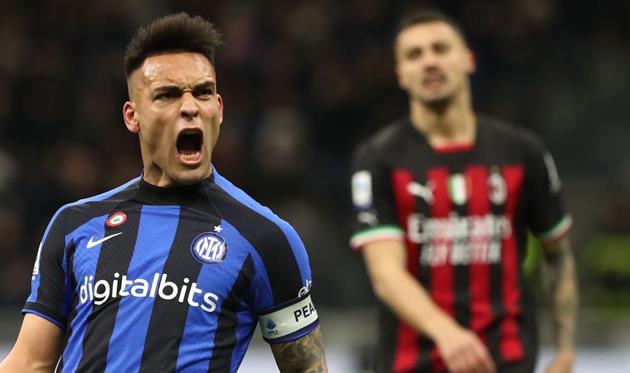 Лаутаро Мартінес в матчі з Міланом, getty images