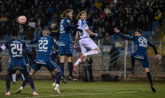 Дмитро Чигринський (в центрі), ФК Іонікос