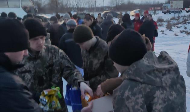 Війна, день 358. Україна повернула з полону 100 військових та 1 цивільного