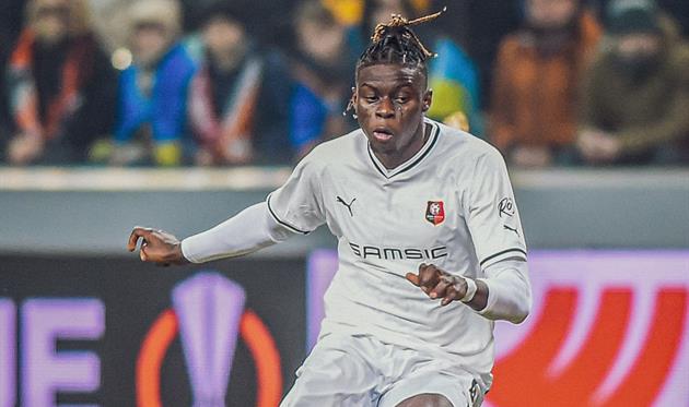 Леслі Угочукву, ФК Ренн