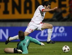 Зерка забивает, Reuters