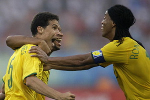 Эрнанес и Роналдиньо