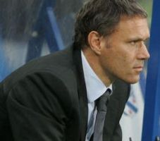 Бедный ван Бастен...