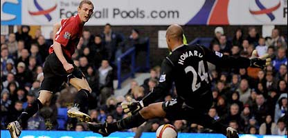 Флетчер открывает счет в матче, фото bbc.co.uk