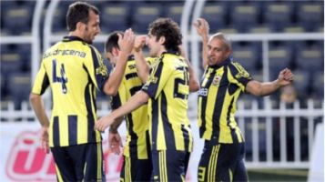 Фенербахче реабилитируется за проигрыш Арсеналу. fanatik.ekolay.net