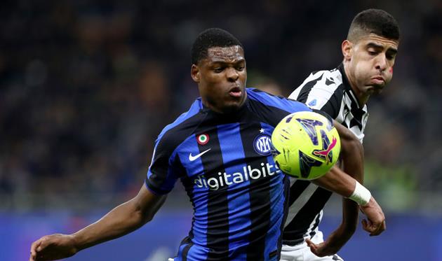 Дензел Думфріс, getty images