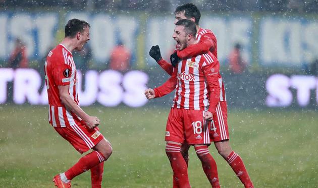 УНІОН — ЮНІОН, GETTY IMAGES