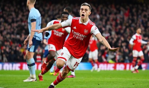 ЛЕАНДРО ТРОССАР, ARSENAL.COM