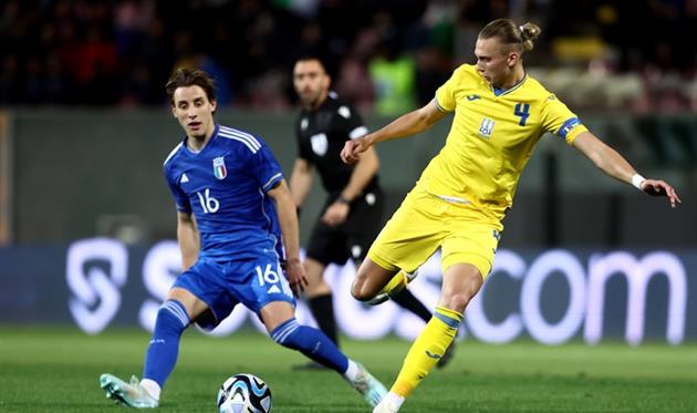 Максим Таловєров під час товариського матчу з Італією, Фото figc.it