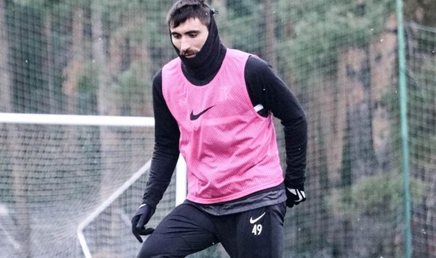 Ніка Сітчінава, Колос