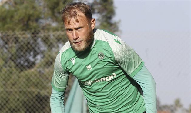 Роман Безус, ФК Омонія