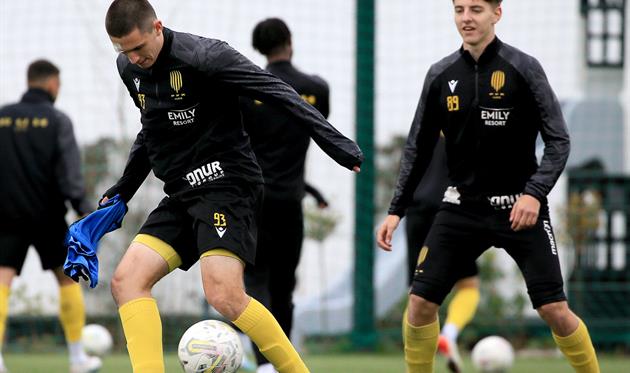 Віталій Роман (зліва), Рух