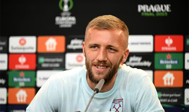 Томаш Соучек, сайт УЄФА