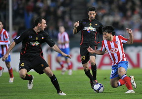 Агуэро против островитян, АР