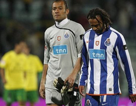 С опущенными головами в Киев... Фото AP 