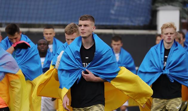Вячеслав Ставничий, ФК Колос