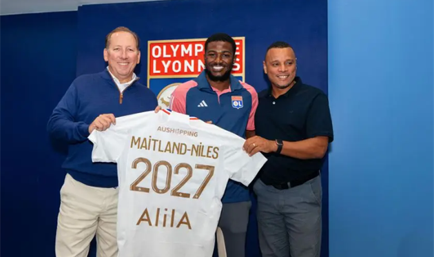 Ейнслі Мейтленд-Найлз, фото Ліон