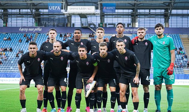 ГРАВЦІ ЗОРІ, ФК ЗОРЯ