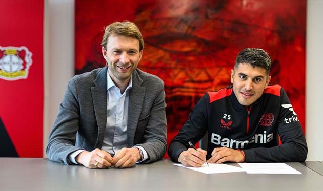 Есекьєль Паласіос, фото Баєр