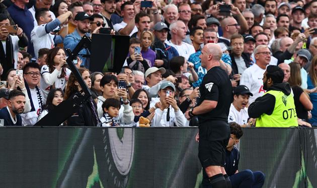 Головний арбітр матчу чемпіонату між Ліверпулем та Тоттенгемом - Getty Images 